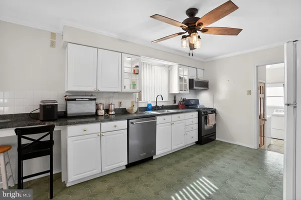 $450,000 | 372 Cutler Avenue, Maple Shade, NJ 08052