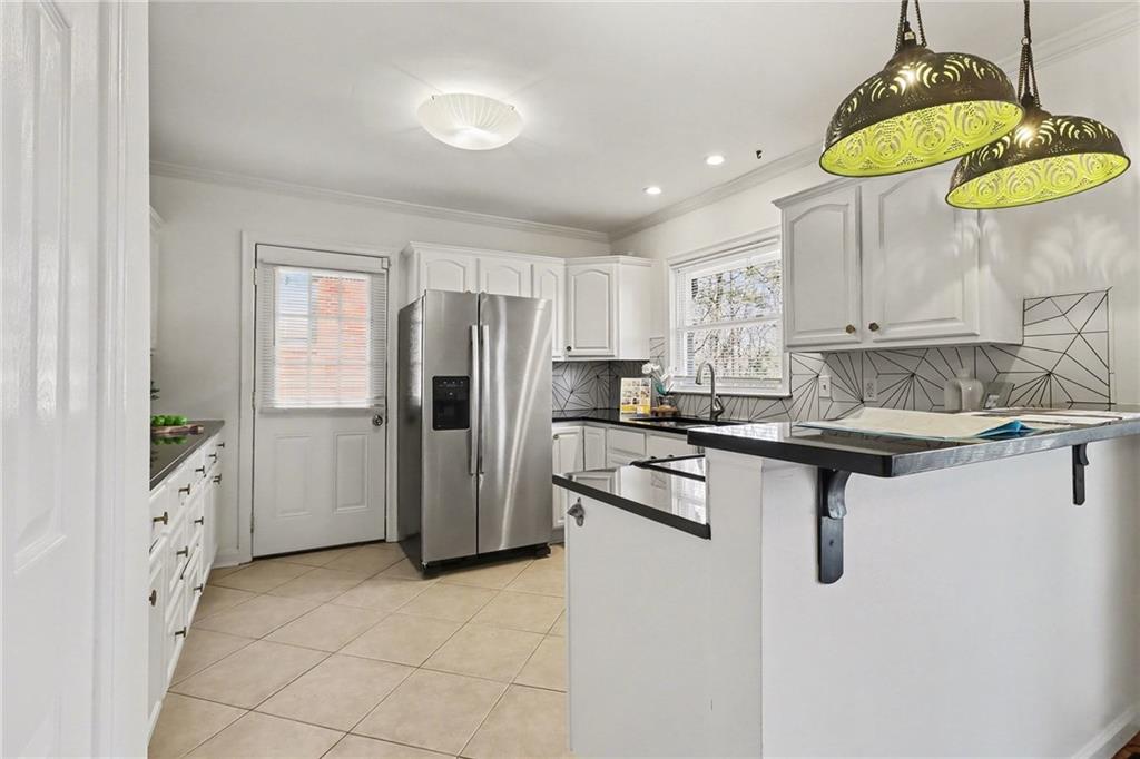 490 East Pharr Road Decatur, GA 30030 - Photo 9 of 33