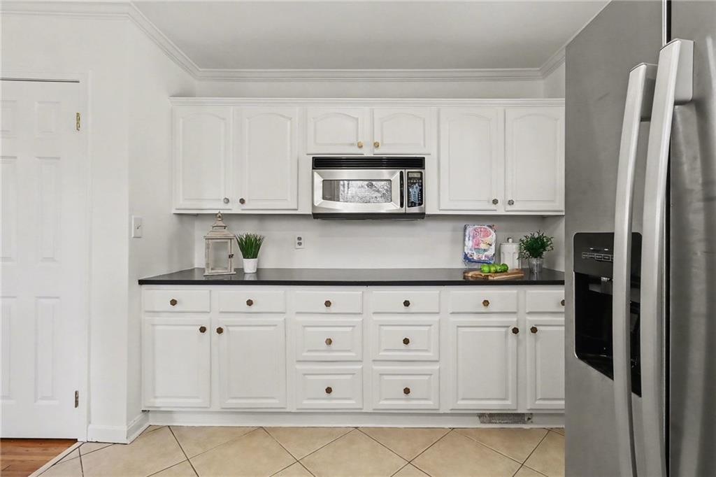 490 East Pharr Road Decatur, GA 30030 - Photo 10 of 33