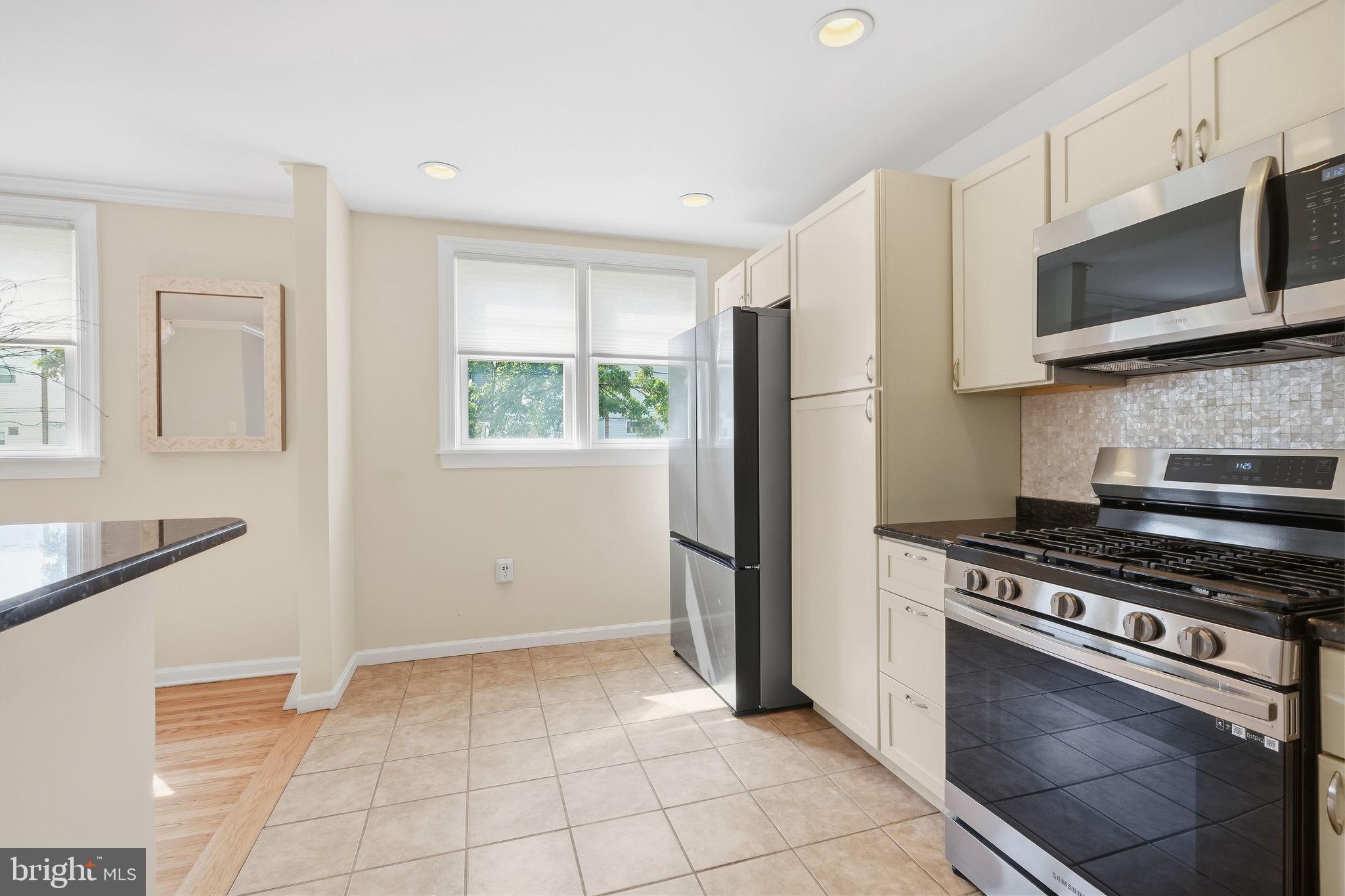 11753 Brandon Road Philadelphia, PA 19154 - Photo 8 of 36 Gallery Image 8
