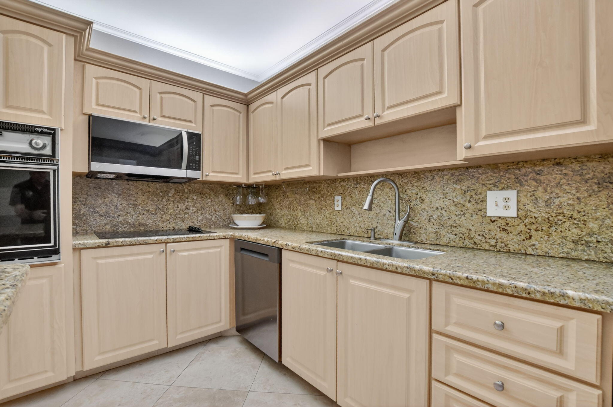2851 South Ocean Boulevard, Unit T2 Boca Raton, FL 33432 - Photo 16 of 49 15-web-or-mls-DSC_0866