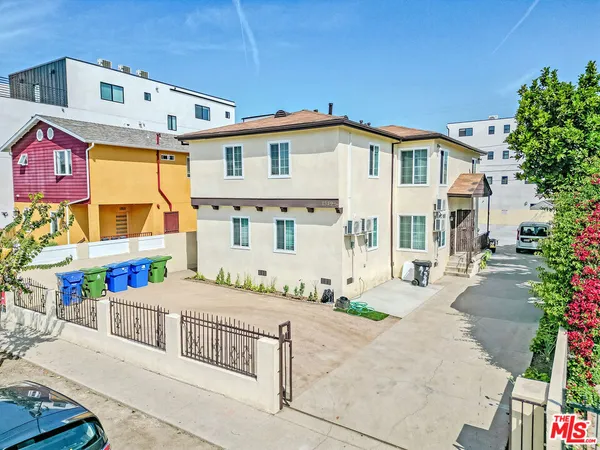 $2,500 | 1349 West 35th Place, Los Angeles, CA 90007