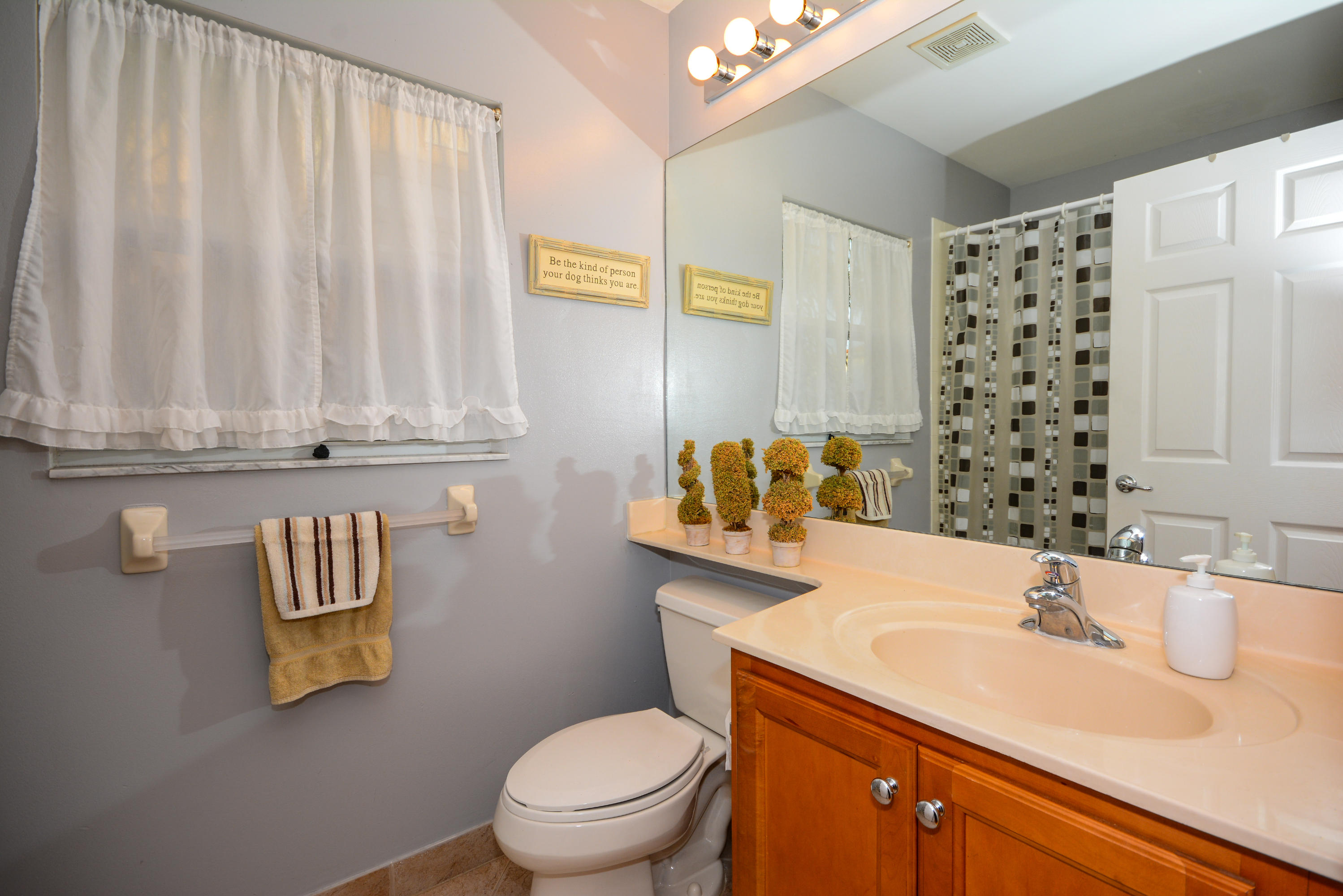 8920 Chestnut Ridge Way Boynton Beach, FL 33473 - Photo 13 of 29 Bathroom