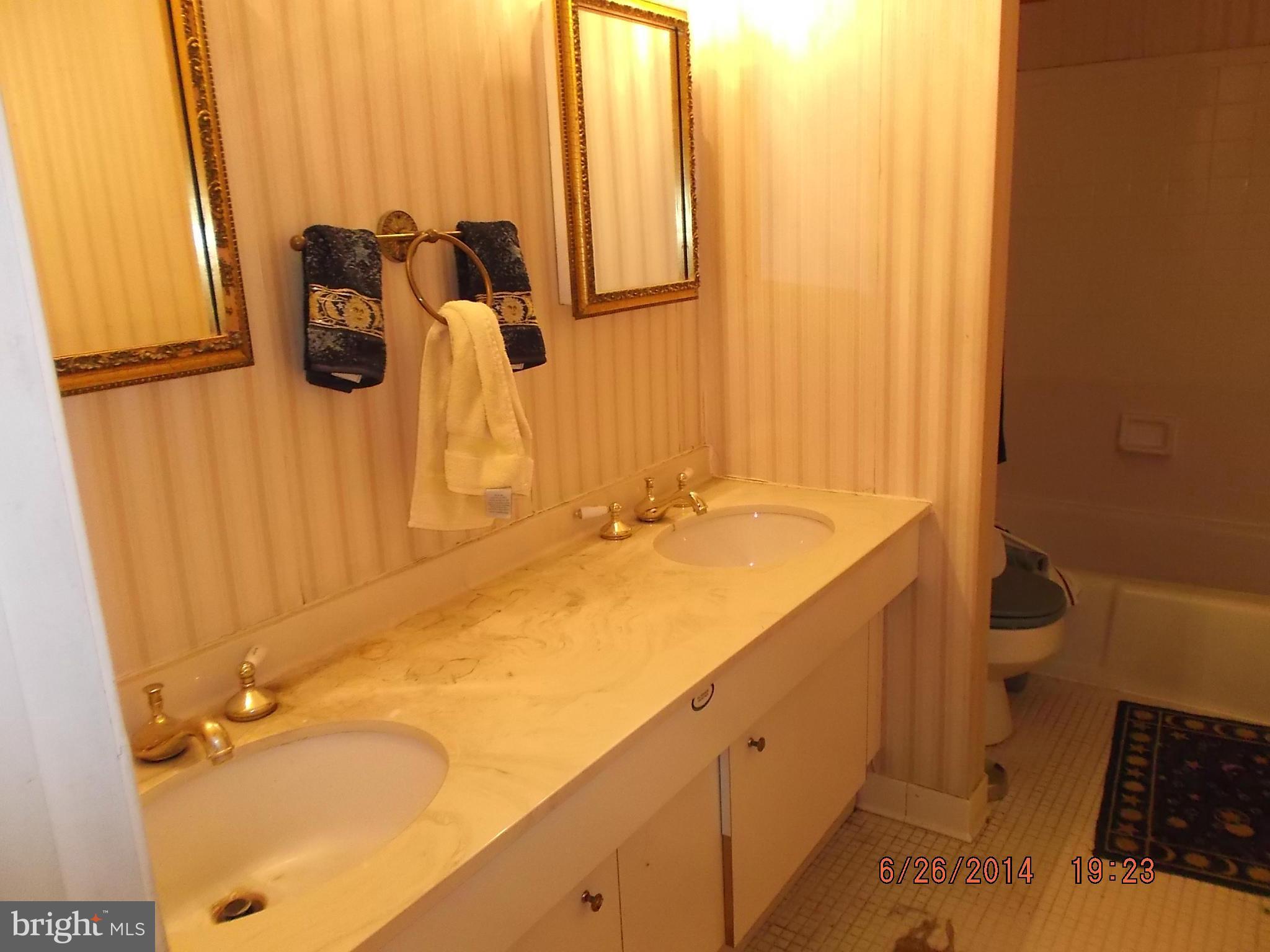 8009 Langbrook Road Springfield, VA 22152 - Photo 22 of 28 Bath