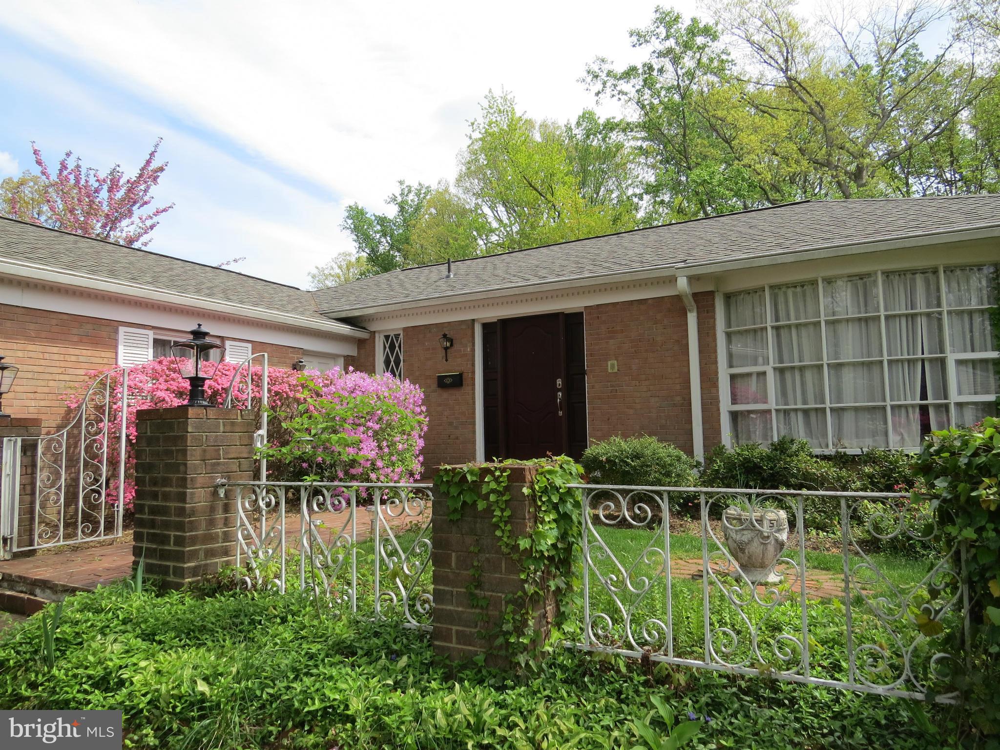 8009 Langbrook Road Springfield, VA 22152 - Photo 6 of 28 Exterior (Front)