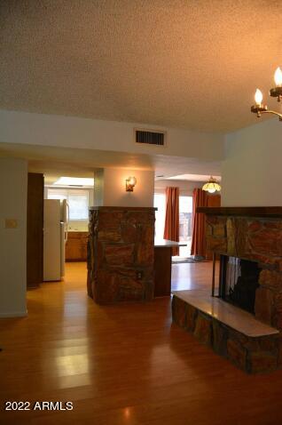 141 West 9th Street, Unit 1 Tempe, AZ 85281 - Photo 5 of 11 download (16)