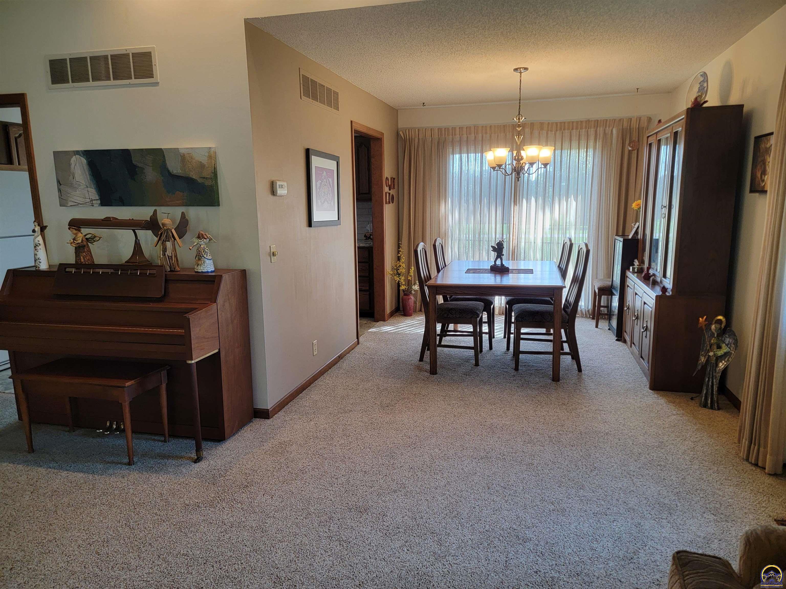 2002 Schaeffer Way Emporia, KS 66801 - Photo 7 of 28