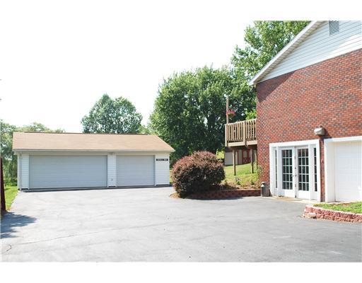 141 Glendale Road Beaver Falls, PA 15010 - Photo 2 of 18 Parking Lot/Garage. Separate new 3-car detached garage! Nice!!