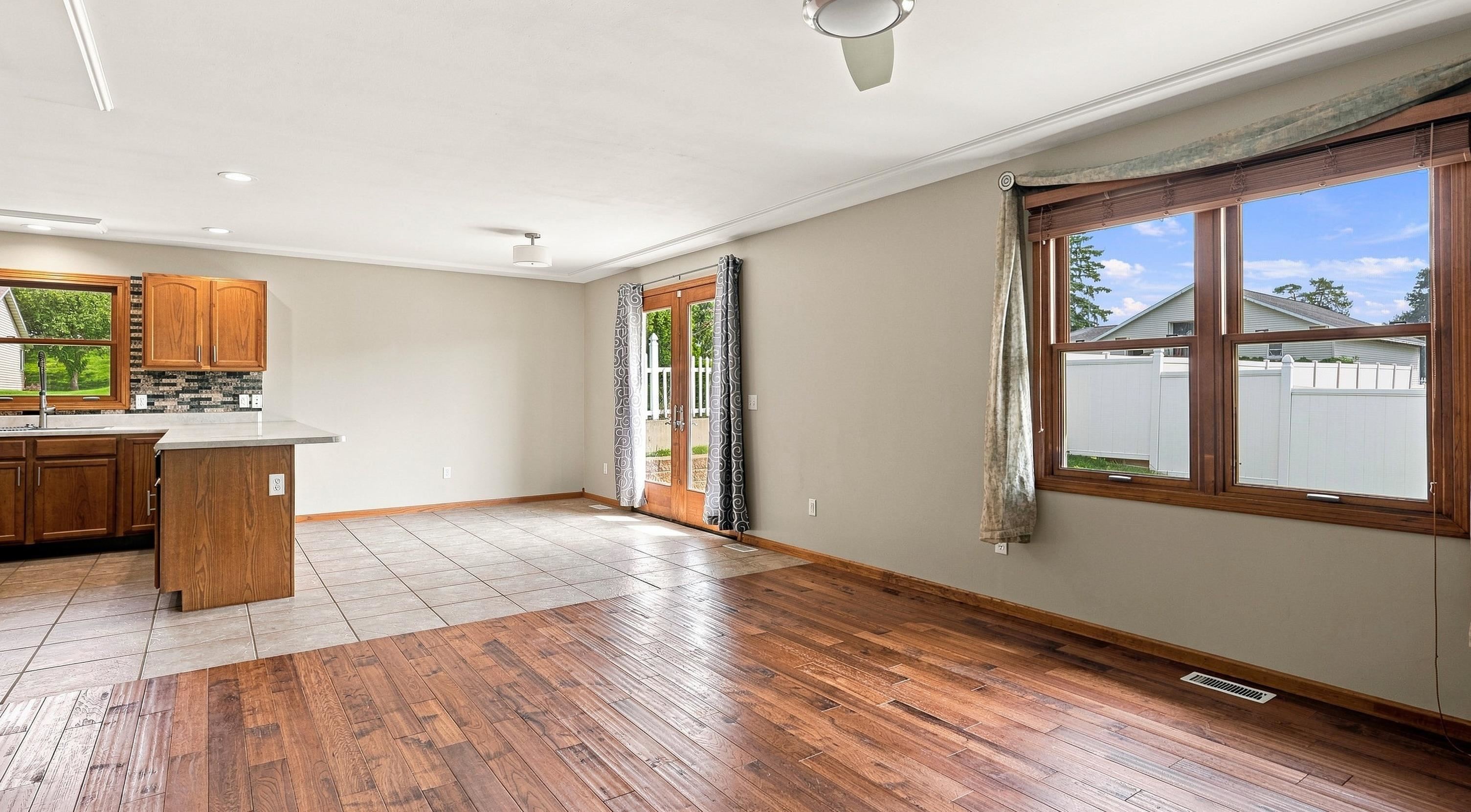 2300 Trenton Road Dubuque, IA 52002 - Photo 3 of 39 Gallery Image 3