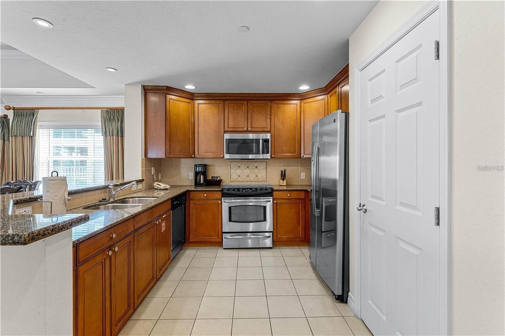 1106 Sunset View Circle, Unit 304 Reunion, FL 34747 - Photo 8 of 37