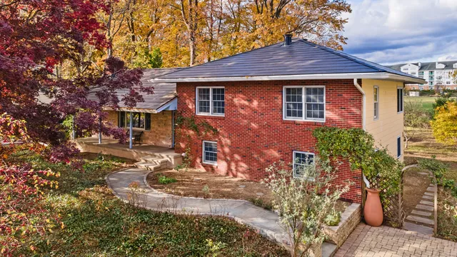 $1,025,000 | 34 Davenport Drive, Stamford, CT 06902