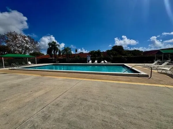 $300,000 | 7 Farnworth Drive, Boynton Beach, FL 33426