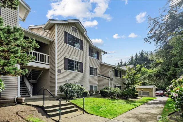 $379,950 | 19230 Forest Park Drive Northeast, Unit K335, Lake Forest Park, WA 98155