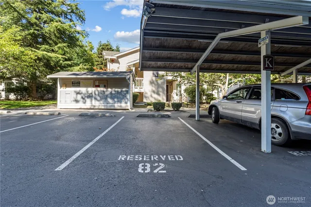 a view of parking area