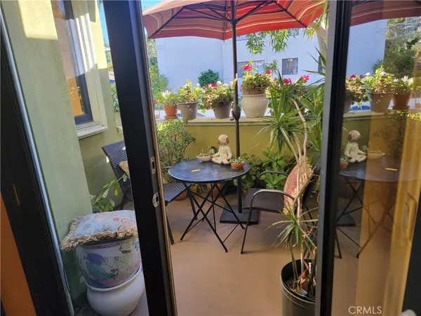 $779,000 | 4134 Tujunga Avenue, Unit 104, Studio City, CA 91604
