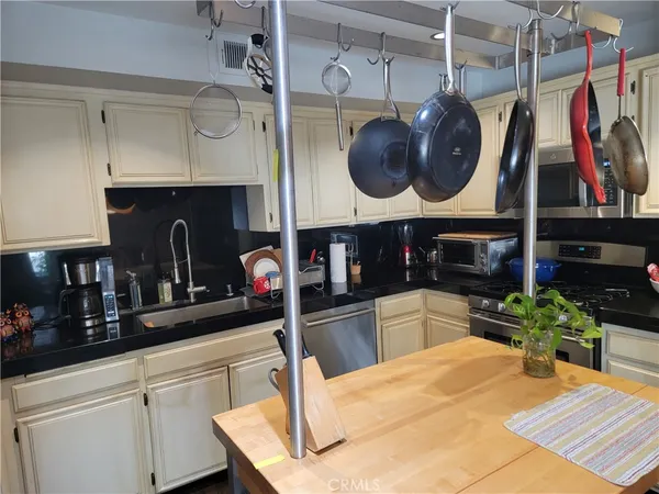 $779,000 | 4134 Tujunga Avenue, Unit 104, Studio City, CA 91604