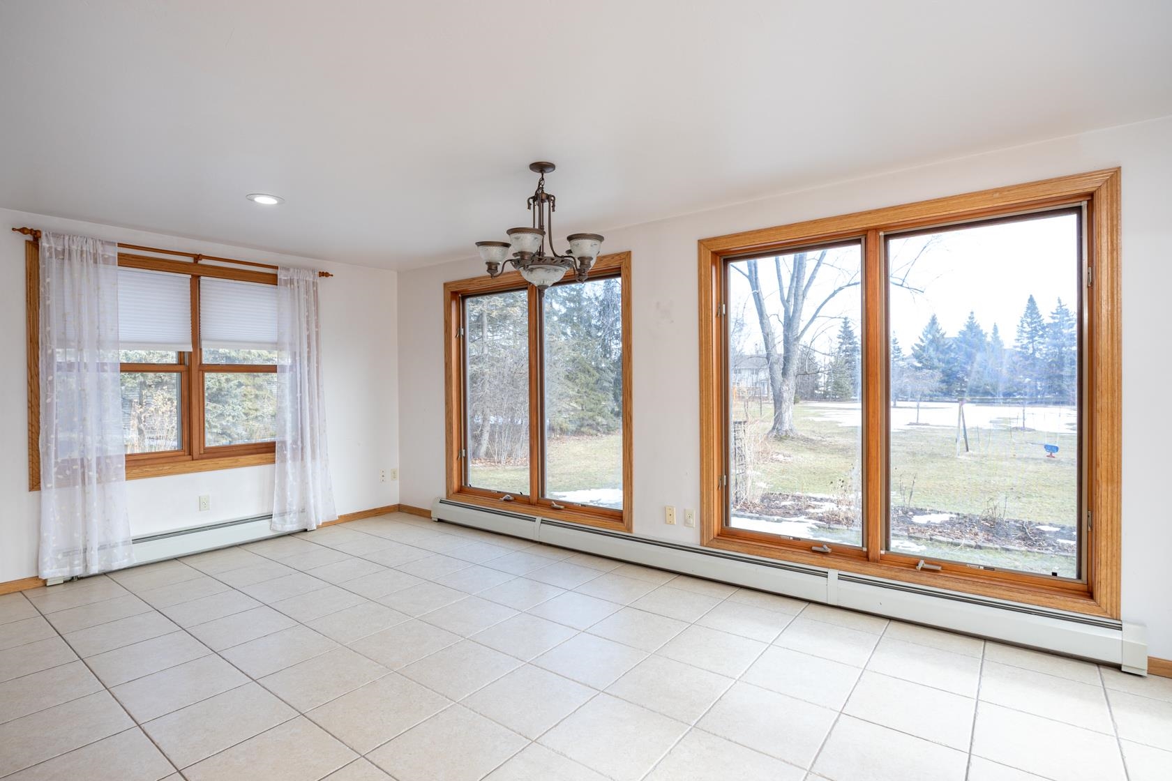 2965 Packerland Drive Green Bay, WI 54313 - Photo 16 of 48