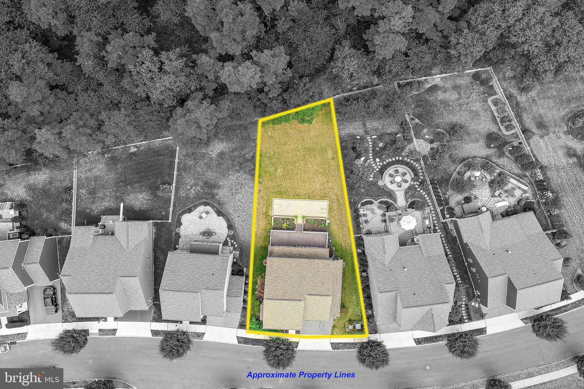 633 Line Road Mechanicsburg, PA 17050 - Photo 23 of 30 Large Tree Lined Yard