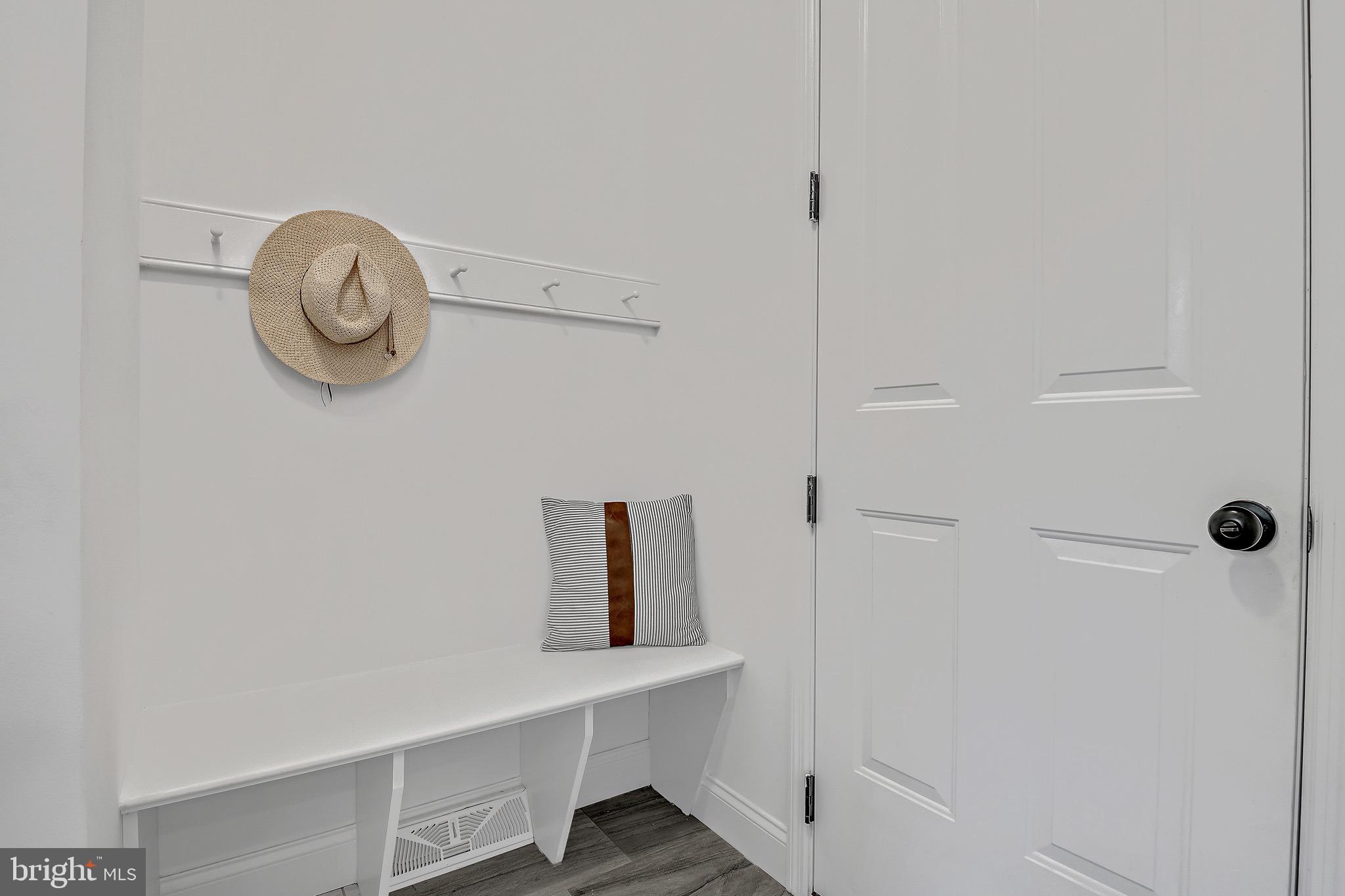 633 Line Road Mechanicsburg, PA 17050 - Photo 8 of 30 Mudroom