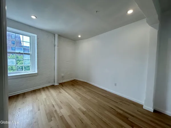 $2,000 | 155 River Street, Unit 4C, Troy, NY 12180