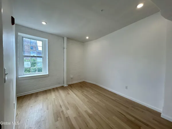 $2,000 | 155 River Street, Unit 4C, Troy, NY 12180