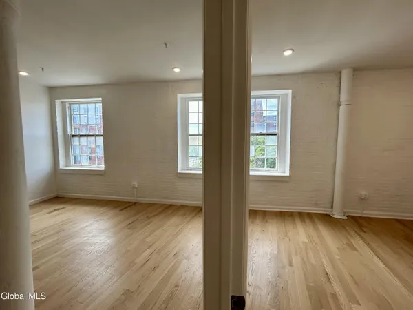 $2,000 | 155 River Street, Unit 4C, Troy, NY 12180