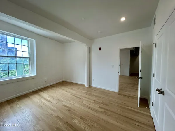 $2,000 | 155 River Street, Unit 4C, Troy, NY 12180
