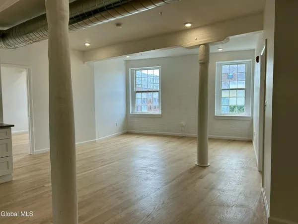 $2,000 | 155 River Street, Unit 4C, Troy, NY 12180