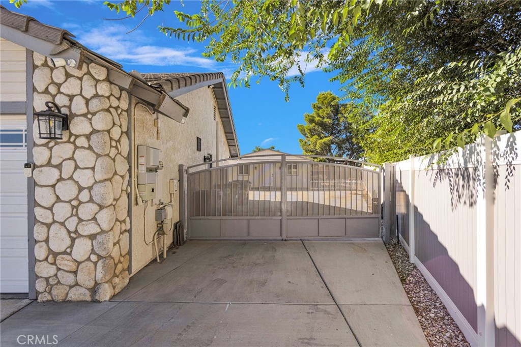 19121 Nimshew Road Apple Valley, CA 92308 - Photo 33 of 49