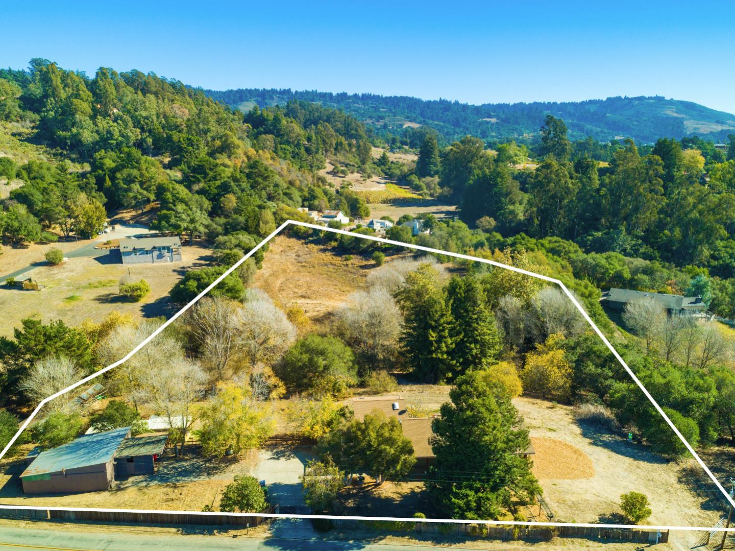 292 Smith Road Watsonville, CA 95076 - Photo 3 of 31