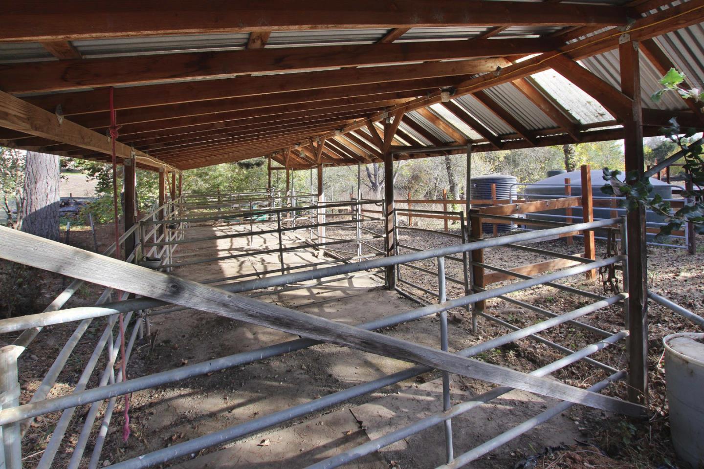 292 Smith Road Watsonville, CA 95076 - Photo 5 of 31