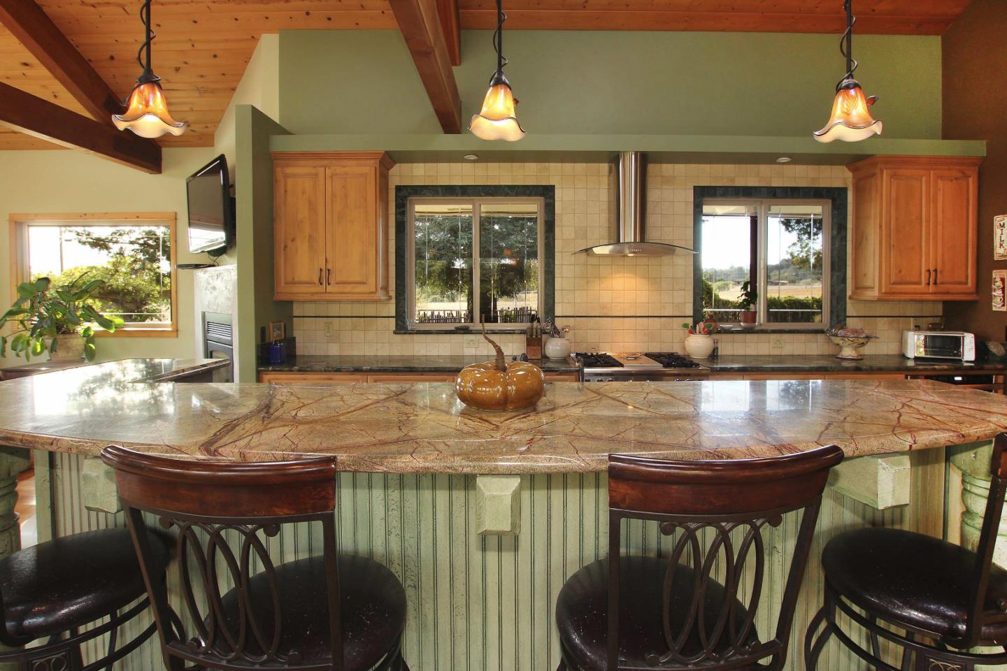 292 Smith Road Watsonville, CA 95076 - Photo 9 of 31