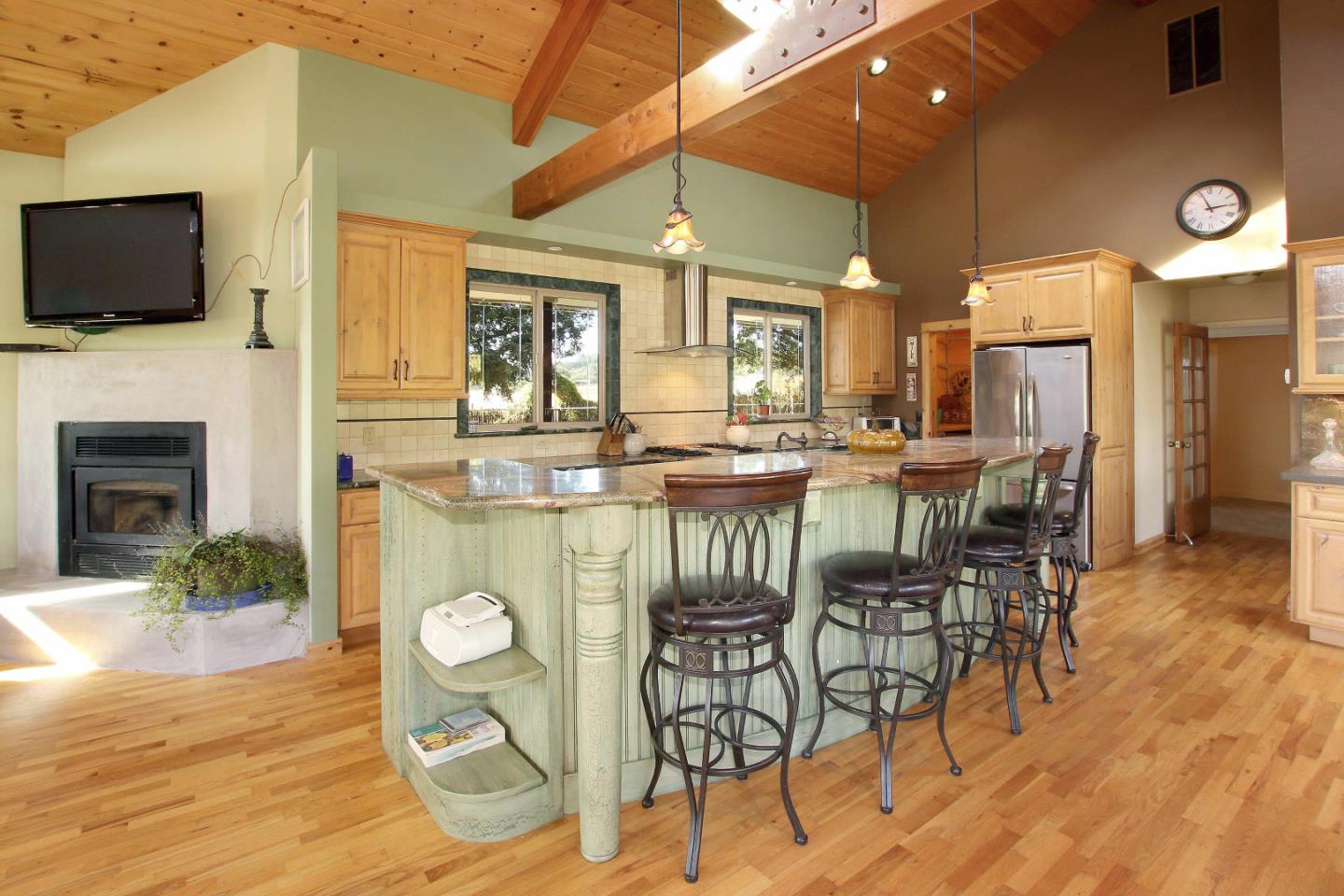 292 Smith Road Watsonville, CA 95076 - Photo 10 of 31