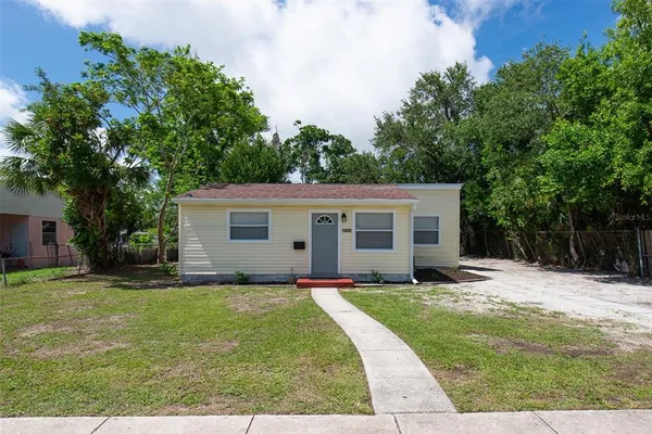$2,000 | 4421 11th Avenue South, St. Petersburg, FL 33711