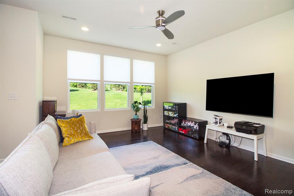 24727 Ivy Road Novi, MI 48375 - Photo 11 of 26