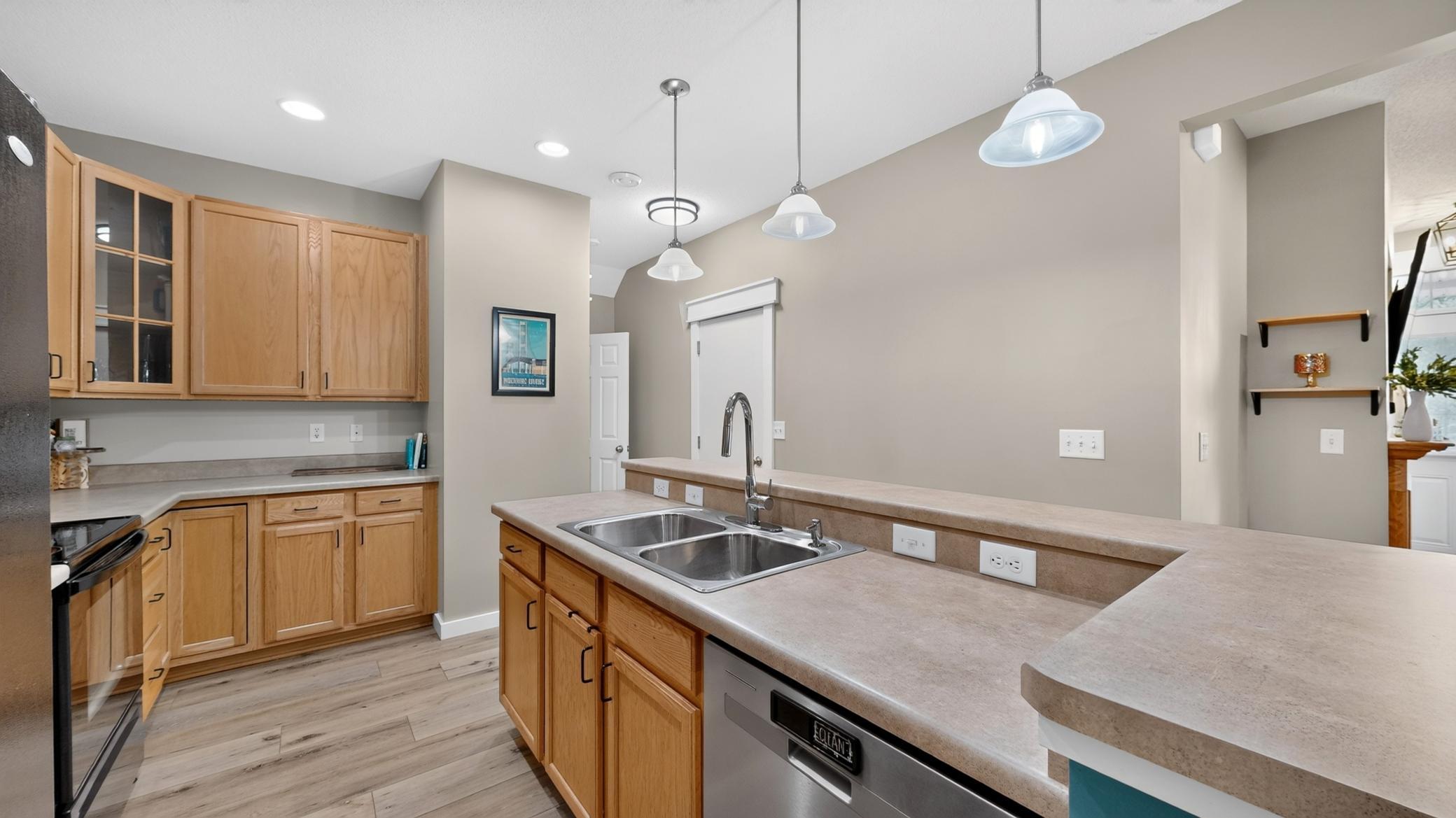 5032 Cherrybark Lane Southeast Rochester, MN 55904 - Photo 11 of 39
