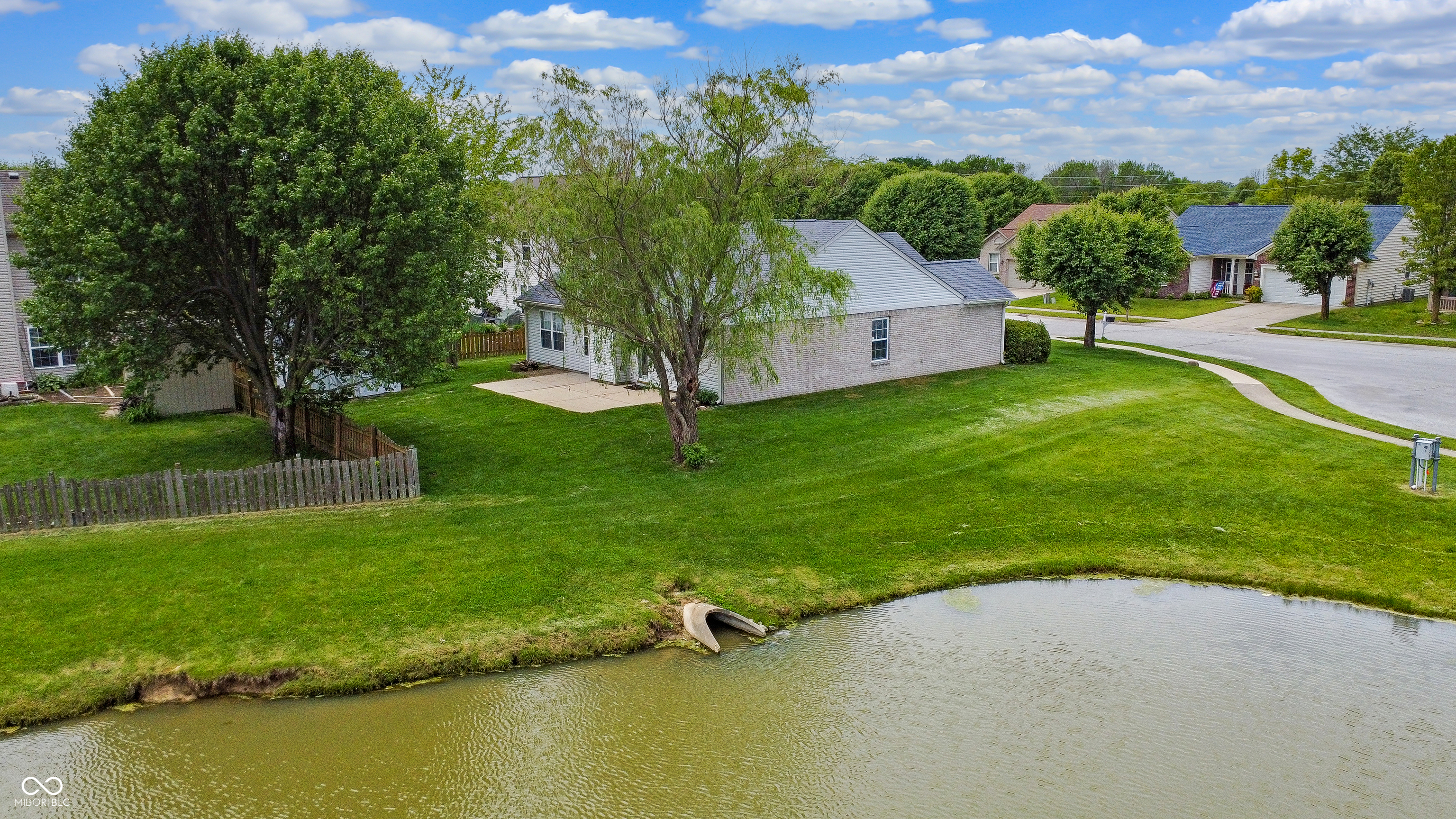 8121 Sand Ridge Circle Indianapolis, IN 46237 - Photo 4 of 31 Gallery Image 4