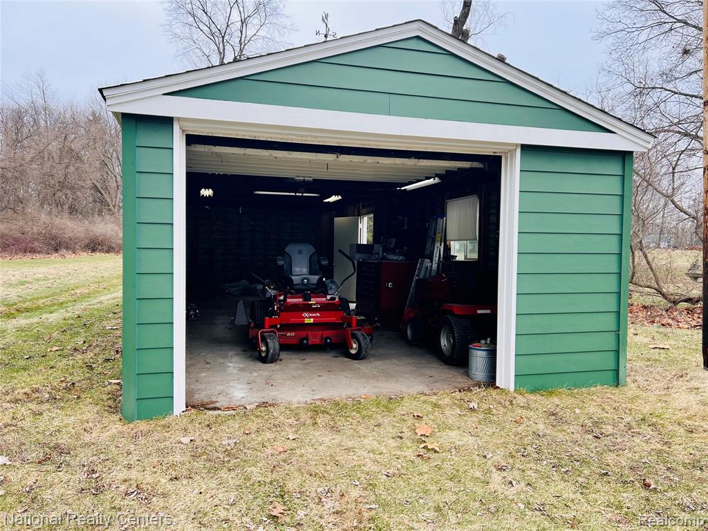 1900 North Hughes Road Howell, MI 48843 - Photo 9 of 50 Gallery Image 9