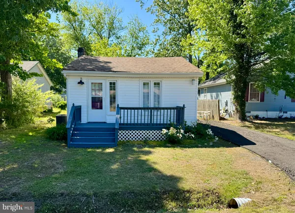 $1,400 | 124 10th Street, Colonial Beach, VA 22443