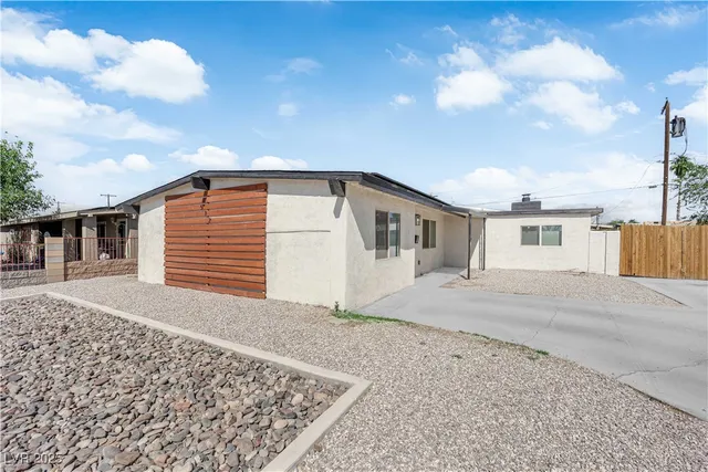 $2,300 | 512 Bowman Avenue, Las Vegas, NV 89106