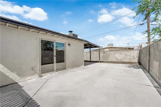 $2,300 | 512 Bowman Avenue, Las Vegas, NV 89106