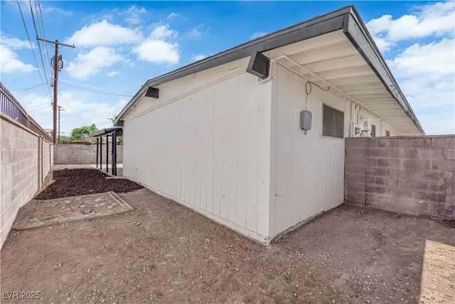 $2,300 | 512 Bowman Avenue, Las Vegas, NV 89106