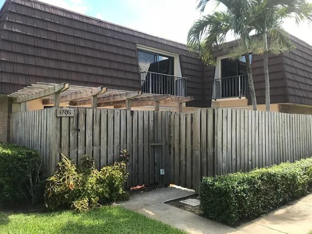 $2,700 | 1705 17th Lane, Palm Beach Gardens, FL 33418
