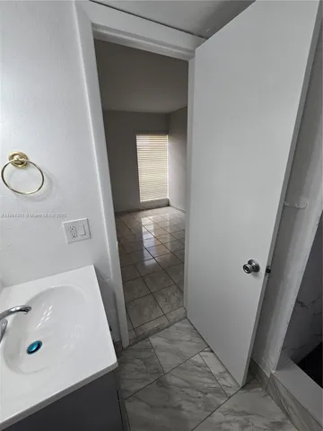 $2,000 | 4715 Northwest 7th Street, Unit 4102, Miami, FL 33126