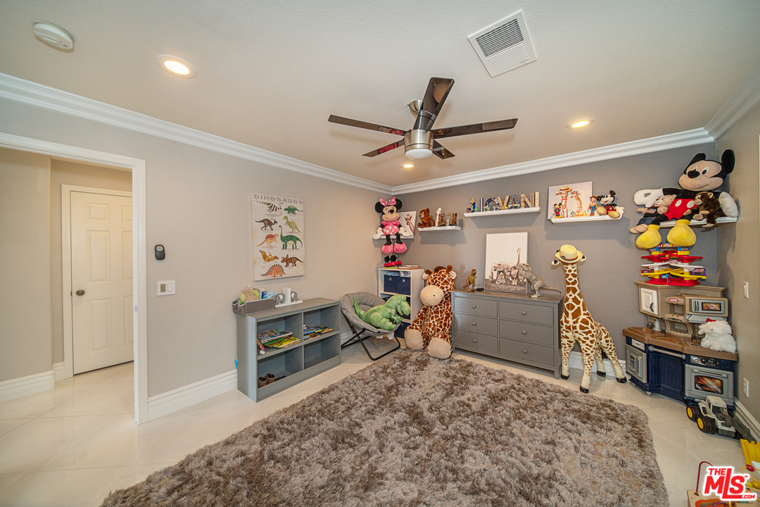 16041 Heritage Grove Road Riverside, CA 92504 - Photo 8 of 36