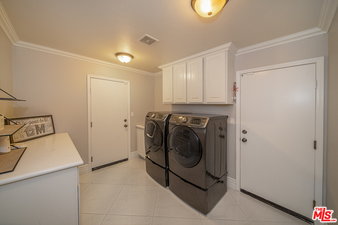 16041 Heritage Grove Road Riverside, CA 92504 - Photo 9 of 36