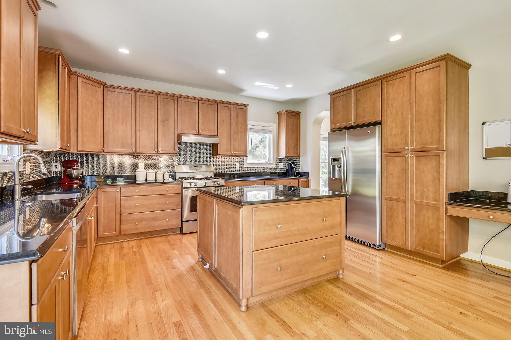 8063 Fairfax Road Alexandria, VA 22308 - Photo 12 of 45 Gallery Image 12