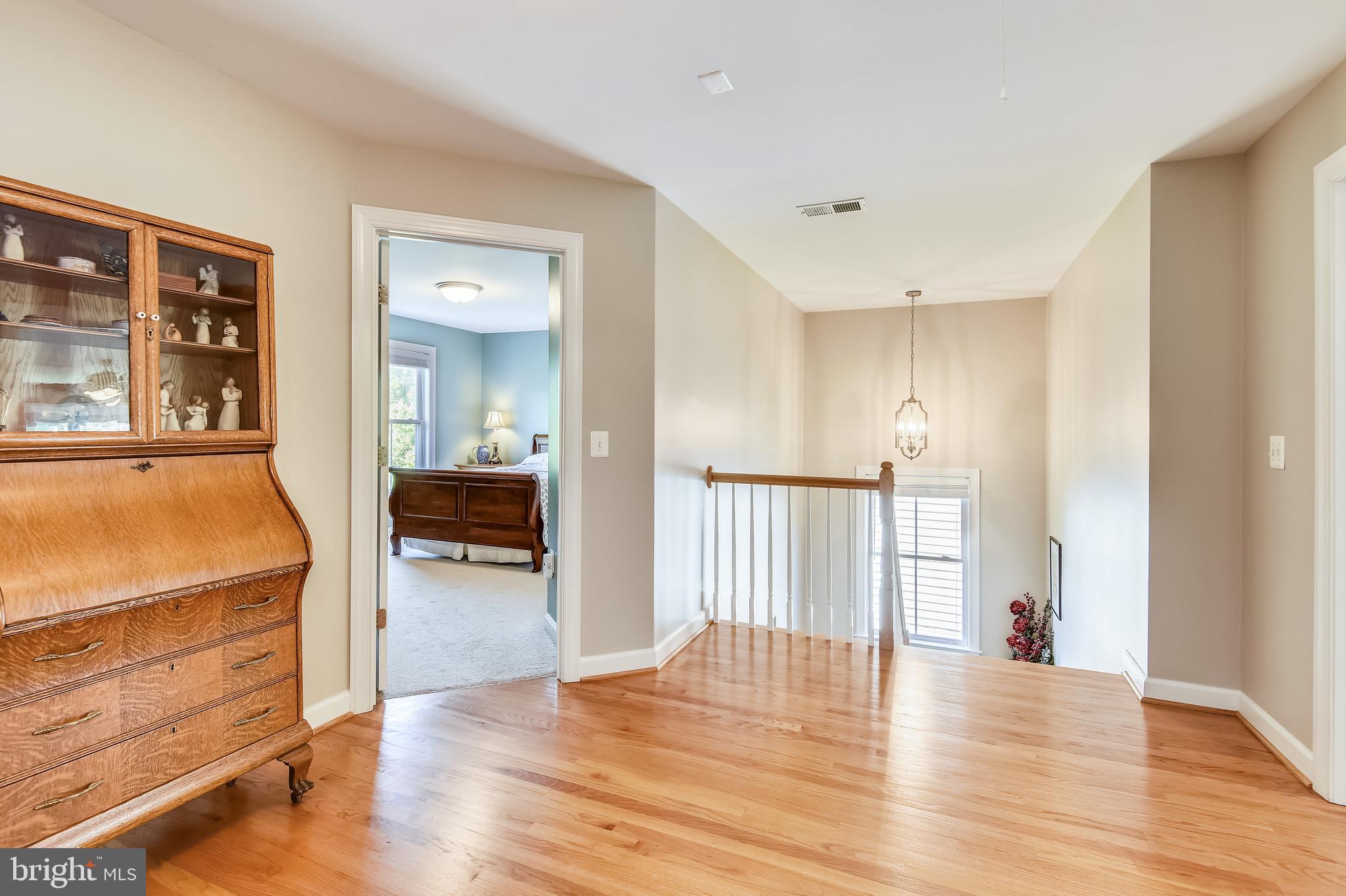 8063 Fairfax Road Alexandria, VA 22308 - Photo 20 of 45 Upstairs landing