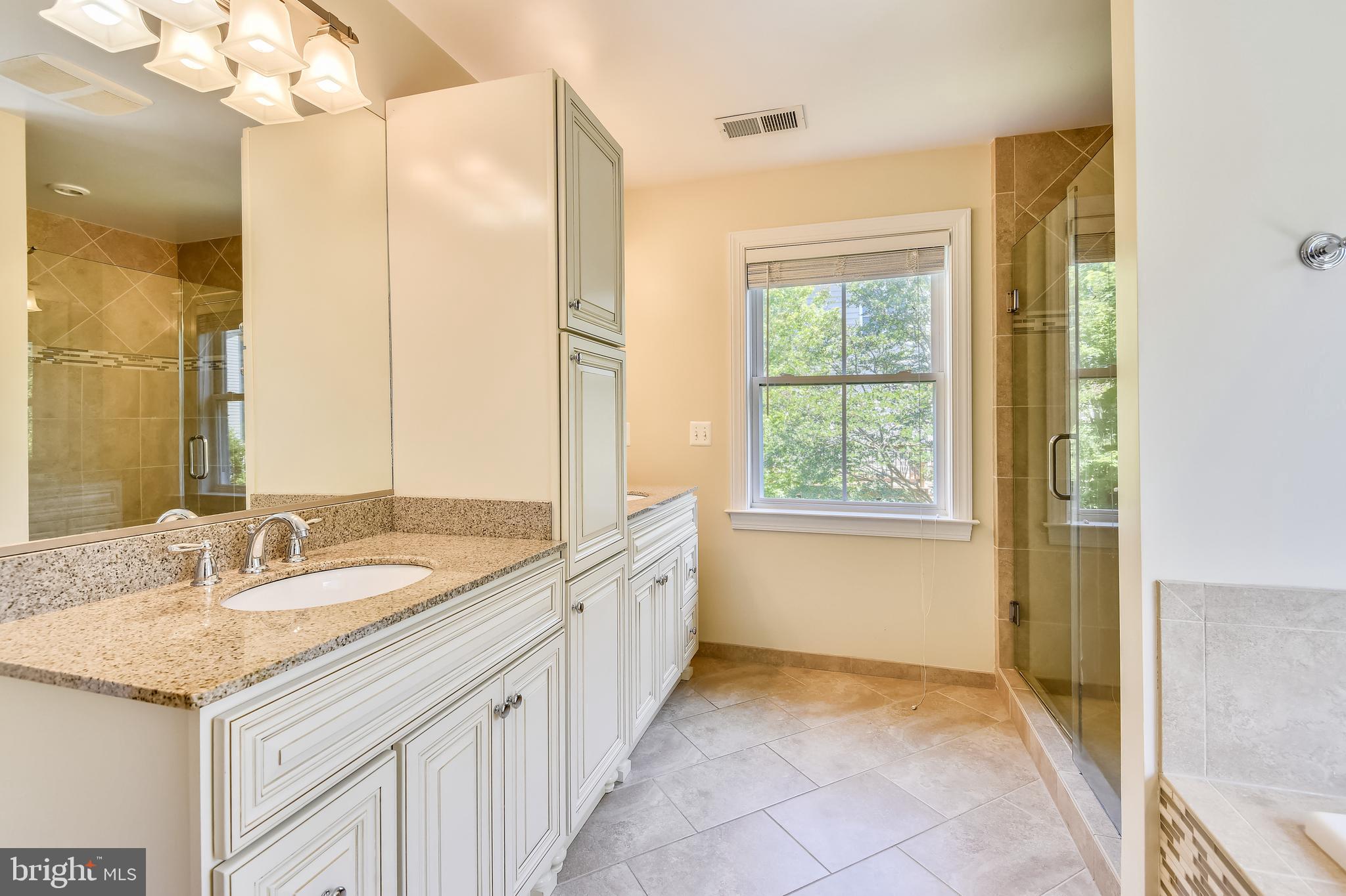 8063 Fairfax Road Alexandria, VA 22308 - Photo 4 of 45 Gallery Image 4