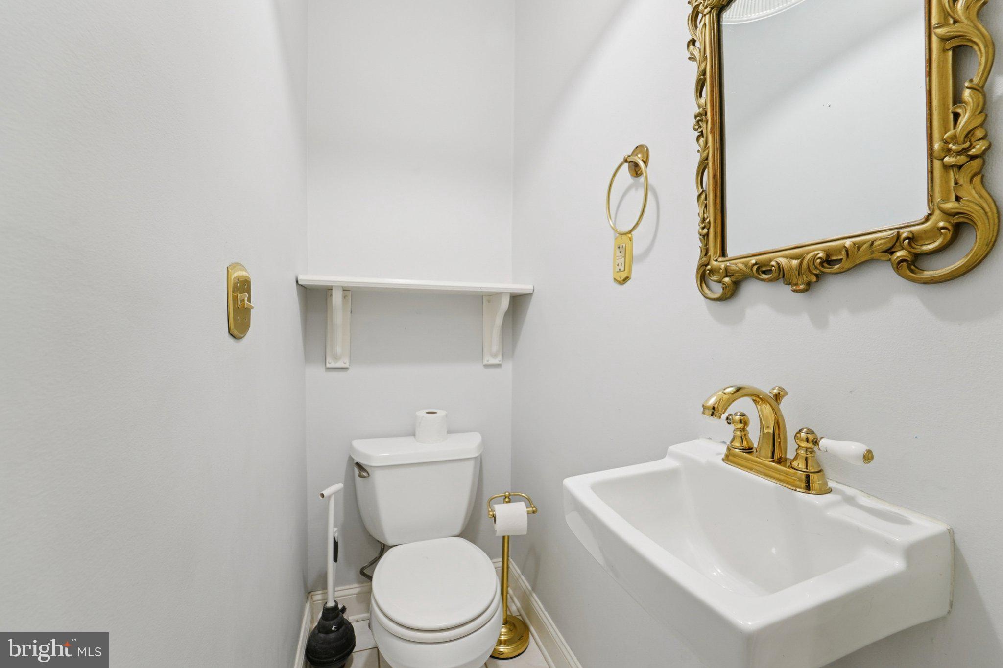 2206 East Baltimore Street Baltimore, MD 21231 - Photo 16 of 40 Half Bath